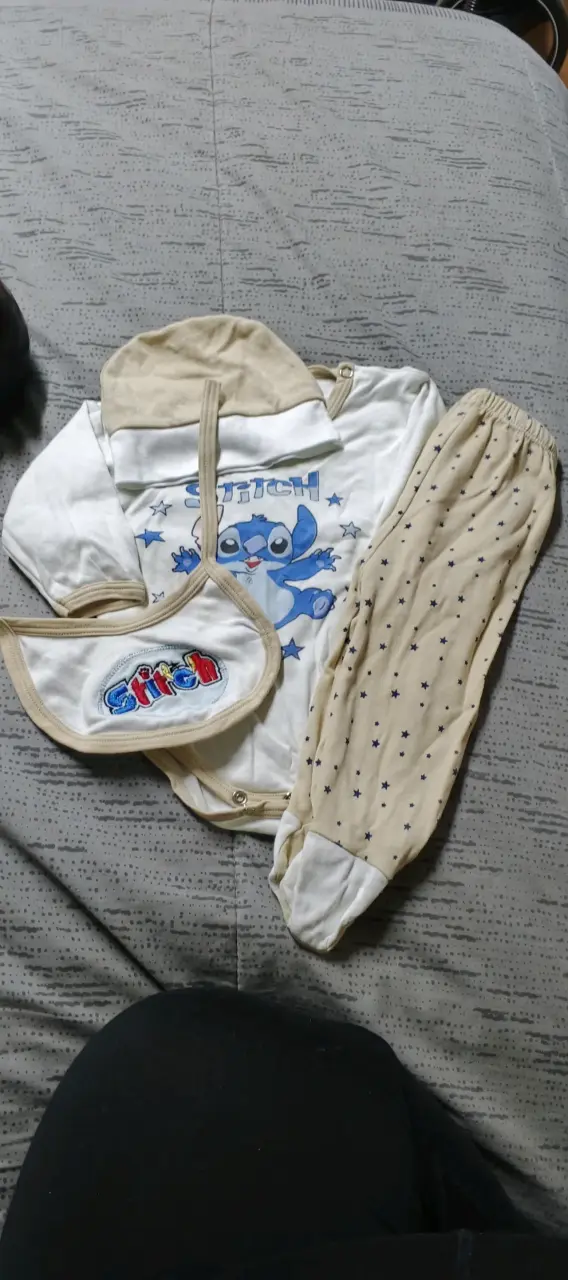 Conjunto bebé Stitch beige - 2