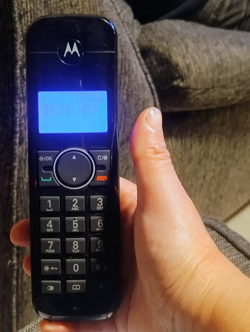 Teléfono inalámbrico Motorola negro - 3