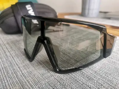 Gafas deportivas UVEX negras - miniatura 1