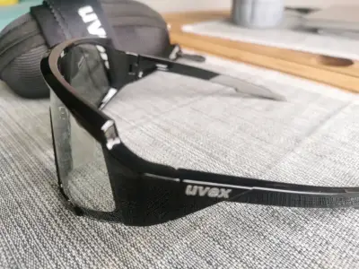 Gafas deportivas UVEX negras - miniatura 3