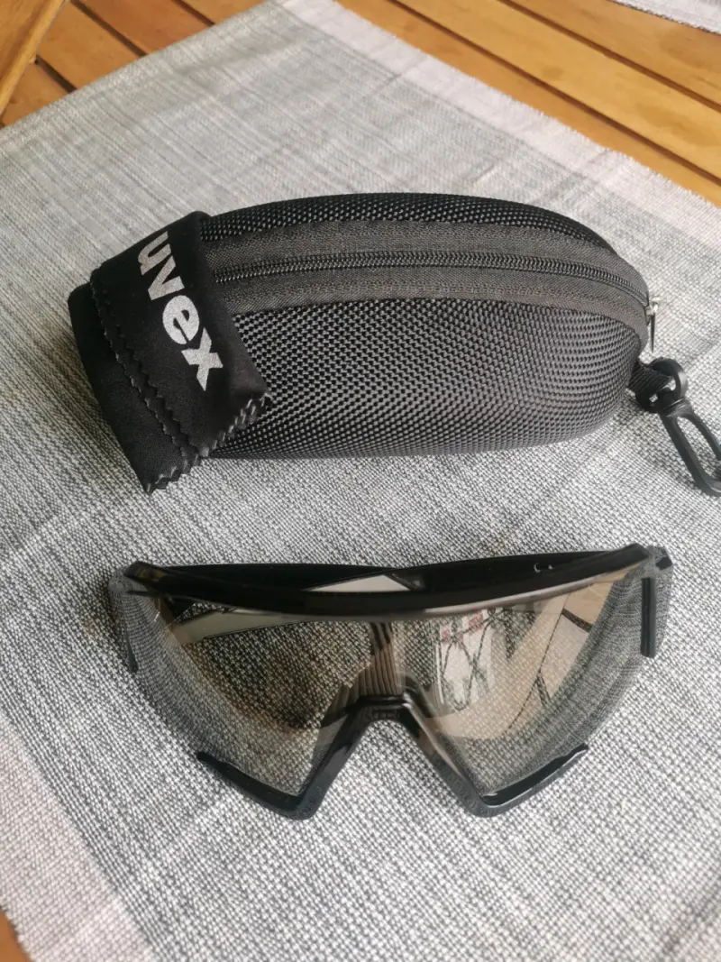 Gafas deportivas UVEX negras - 5