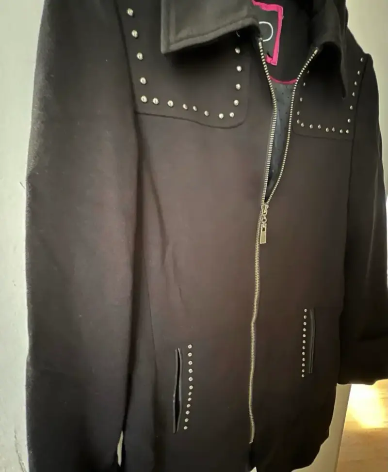 Abrigo negro con tachas iO talla 38 - 3