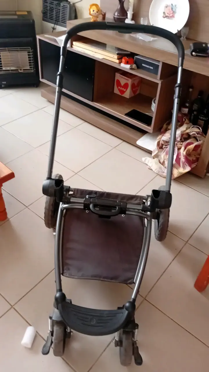Chasis de coche para bebé plegable - 1