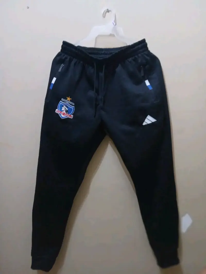Pantalón deportivo negro con logo - 1