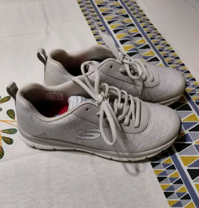 Zapatillas Skechers Talla 38, 25cm - miniatura 1