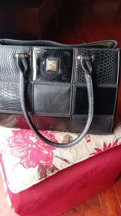 Cartera negra "Sei" - miniatura 1