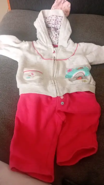 Ropa de bebe - miniatura 1