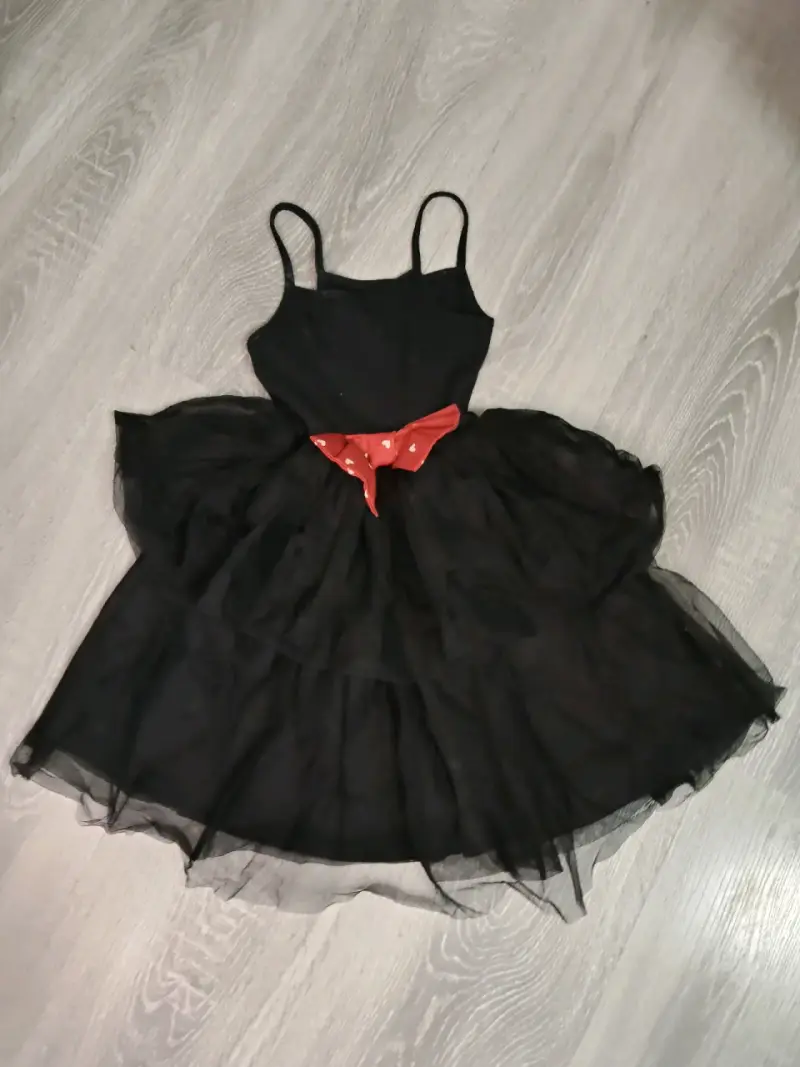 Vestido negro de niña con lazo - 1