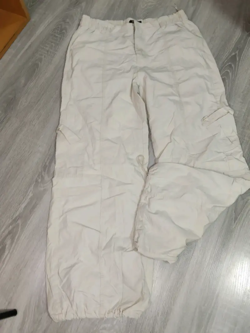 Pantalones cargo beige - 1