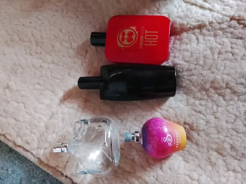 Set de botellas de perfumes vacios