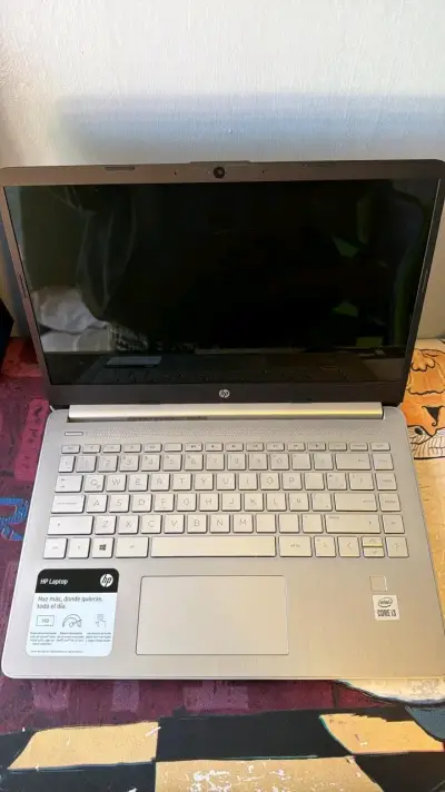 Notebook HP 14 con cargador - miniatura 2