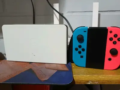Consola Nintendo Switch con Joy-Con - miniatura 1