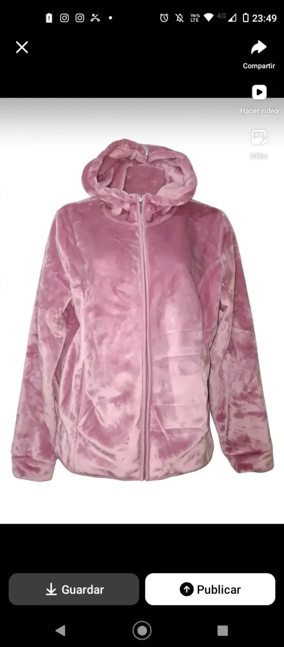 Chaqueta de felpa rosada con capucha