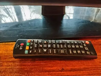 Televisor LG 32 pulgadas - miniatura 3