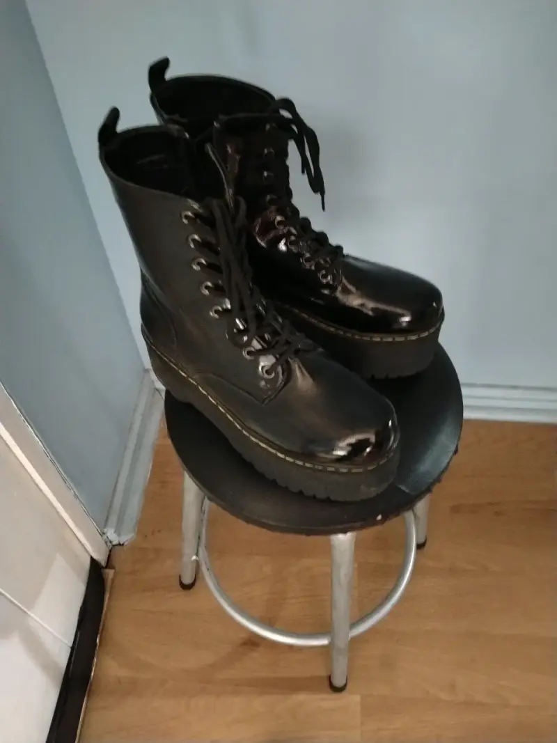 Botas negras de eco cuero - 1