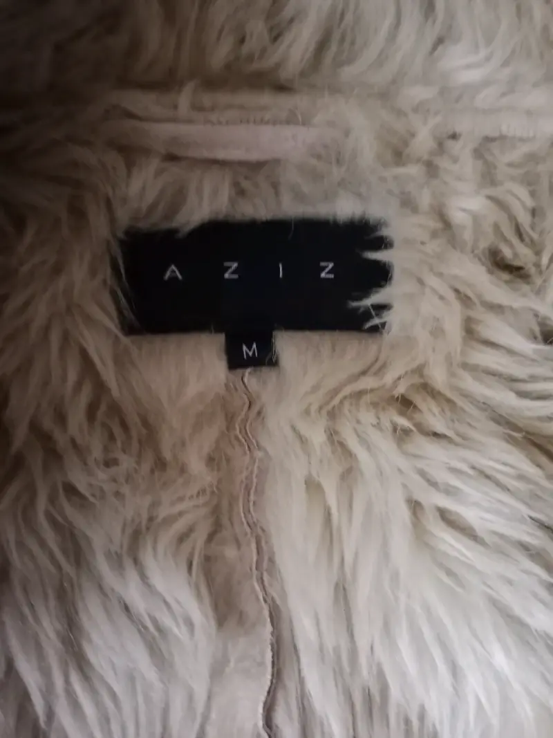 Abrigo beige con forro de peluche - 2