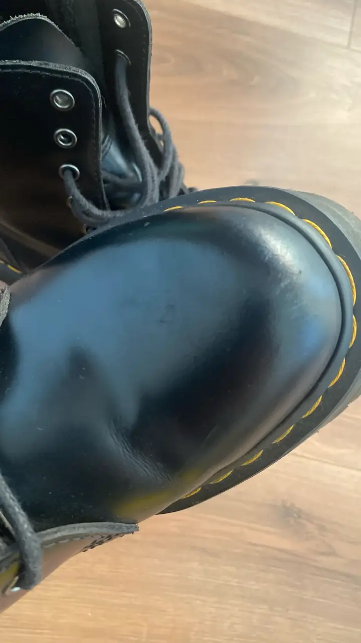 Botines Dr Martens negras de cuero grueso - 4