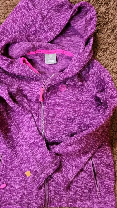 Chaqueta polar con corazones para niña - miniatura 5