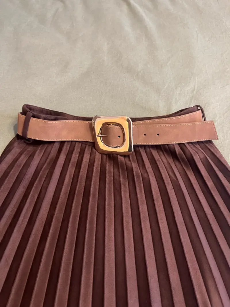 Falda plisada marrón con cinturón talla L - 3