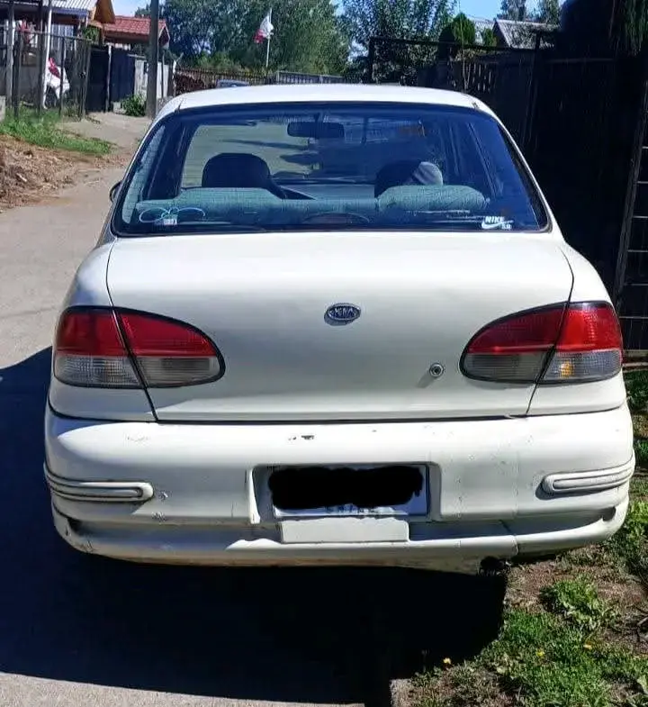 Se vende Kia avella delta año 99 - 1