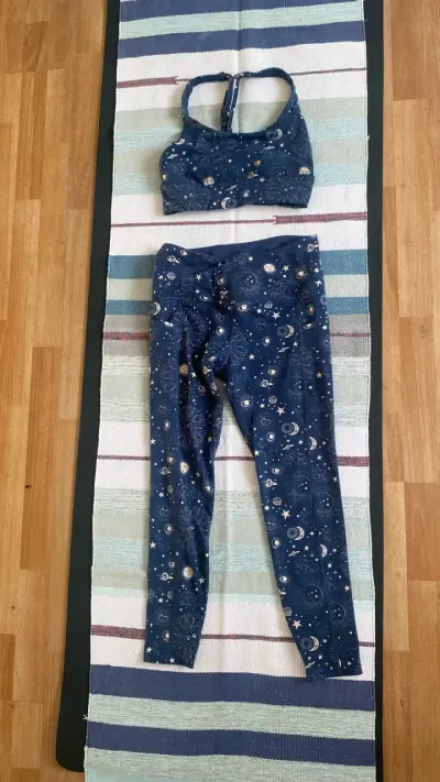Conjunto deportivo / yoga - miniatura 1