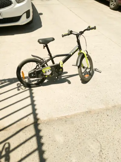Bicicleta infantil Btwin negra - miniatura 1