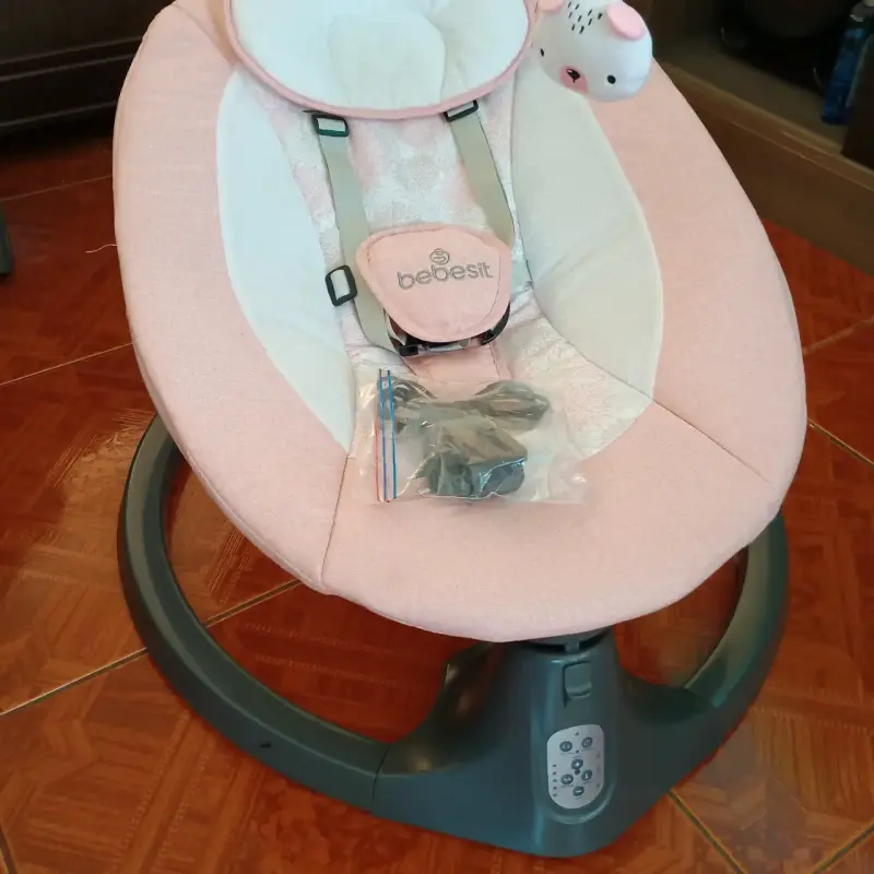 Silla mecedora para bebé rosada - 1
