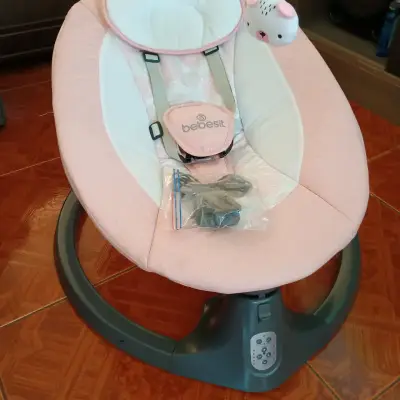 Silla mecedora para bebé rosada - miniatura 1