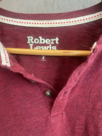 Polera manga larga burdeo Robert Lewis talla S. - miniatura 3