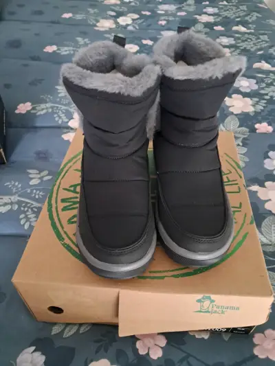 Botas negras con forro de felpa - miniatura 1