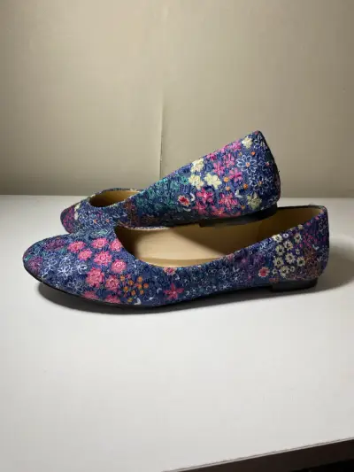 Zapatos planos estampado floral - miniatura 1