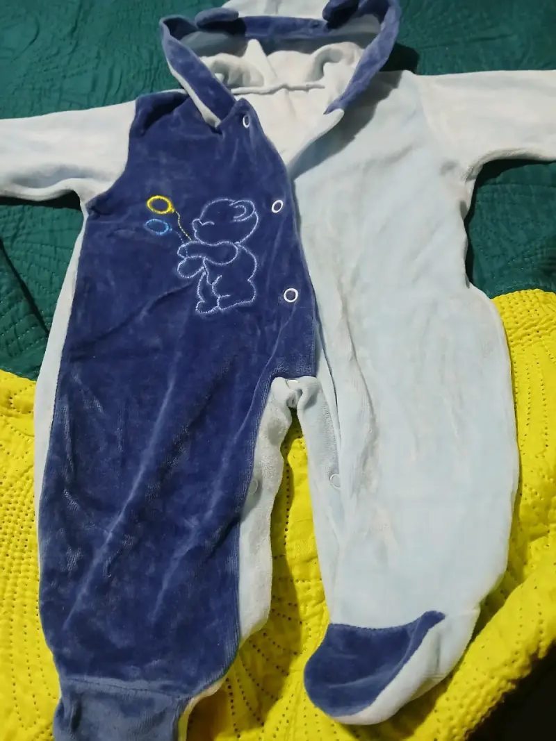 Enterito de bebe polar azul y blanco
