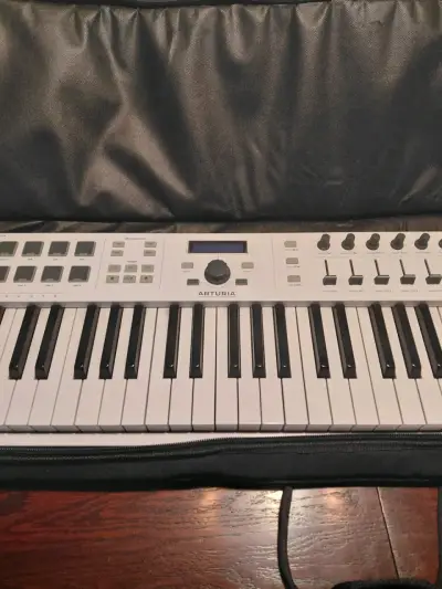 Vendo Controlador MIDI ARTURIA keylab 88 - miniatura 2
