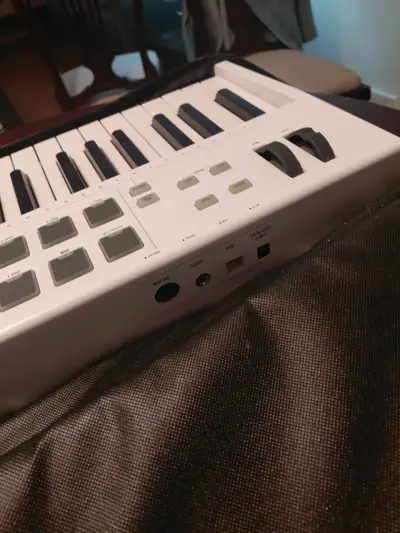 Vendo Controlador MIDI ARTURIA keylab 88 - miniatura 4