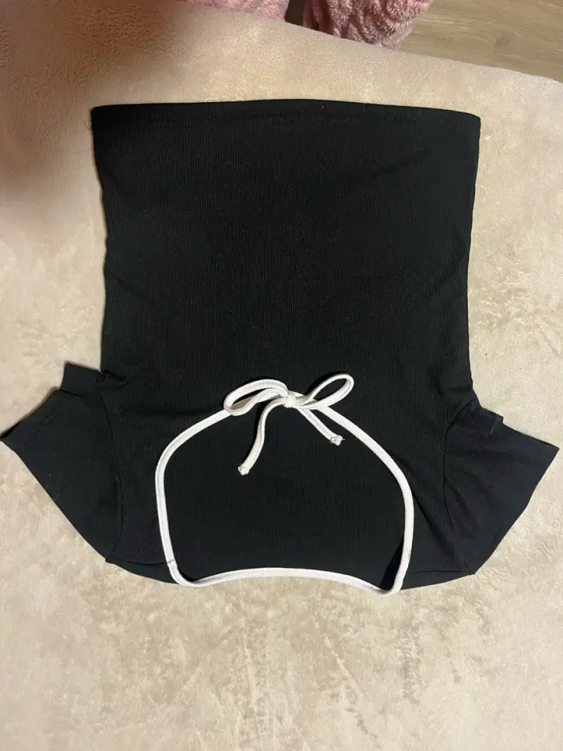 Poleras con volantes beige y gris - 4