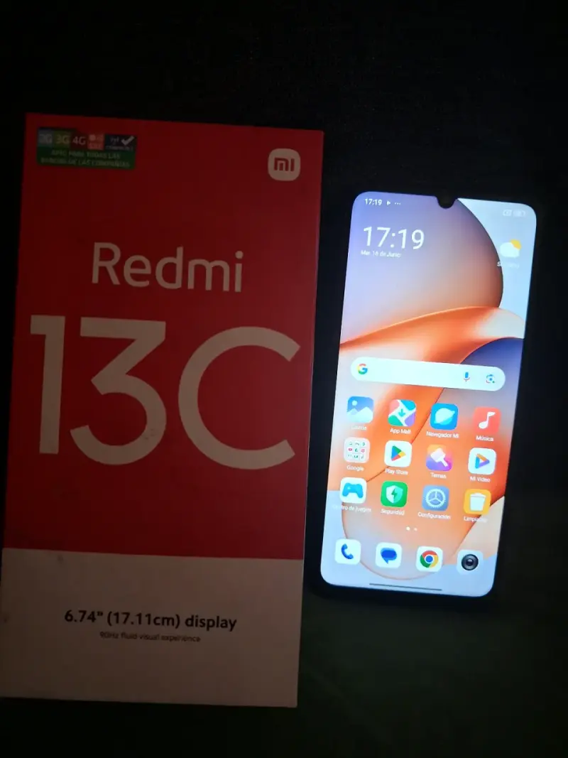 Xiaomi Redmi 13C con caja