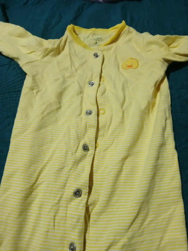 Pijama amarillo bebé a rayas