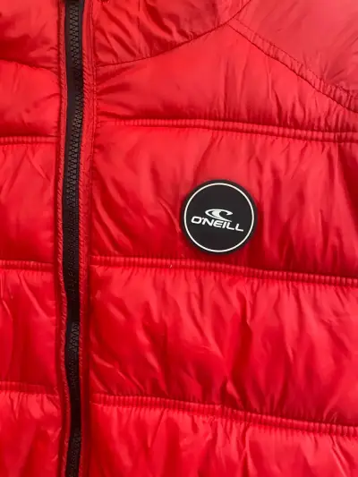 Chaqueta roja con capucha Oneill talla S - miniatura 5