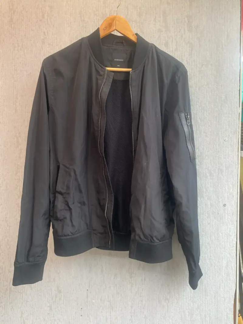 Chaqueta bomber negra Basement - 3