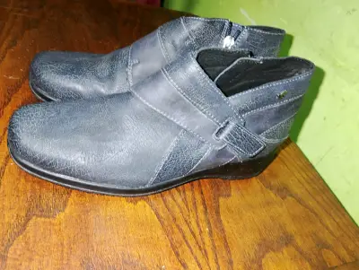 Botines negros de cuero 16hrs - miniatura 2