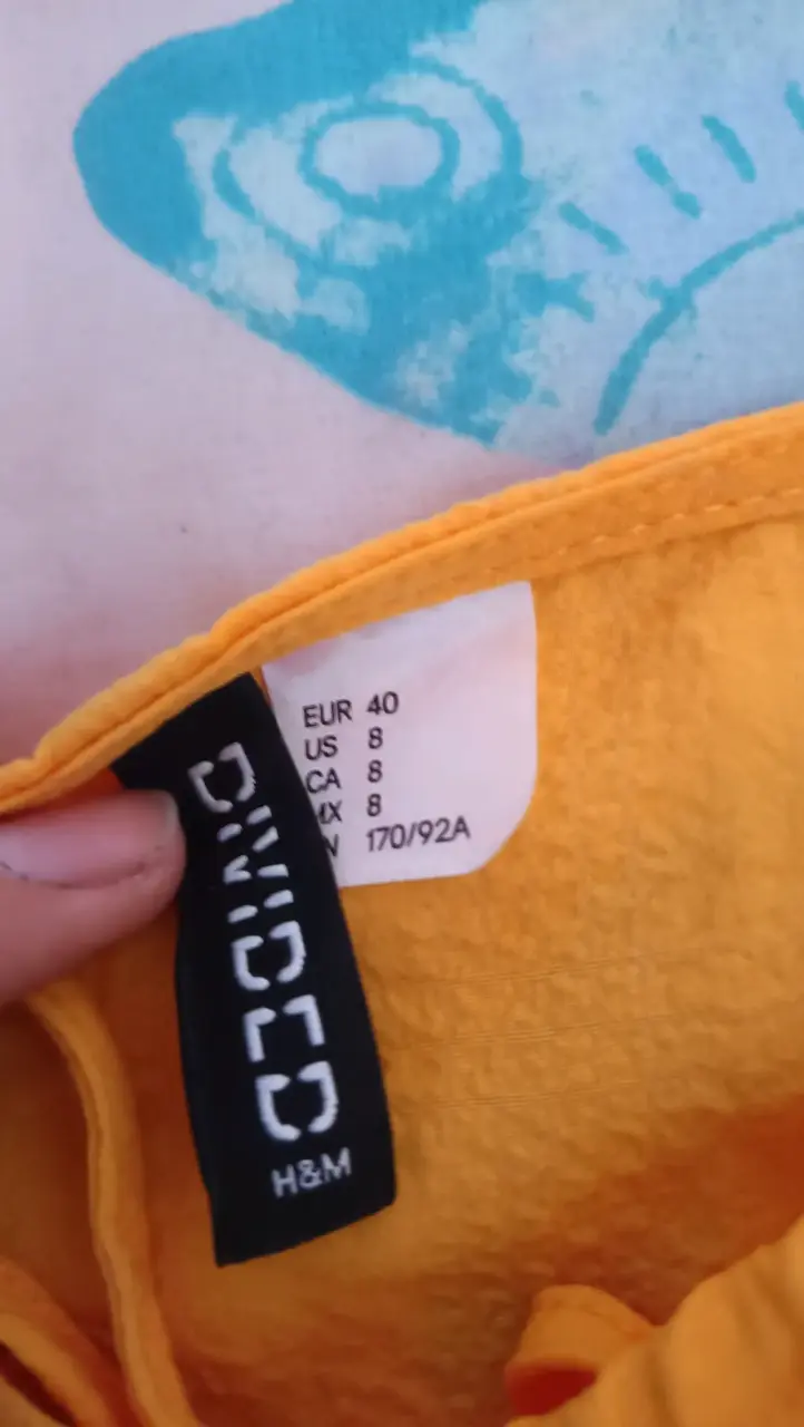 Vestido amarillo con volantes - 2