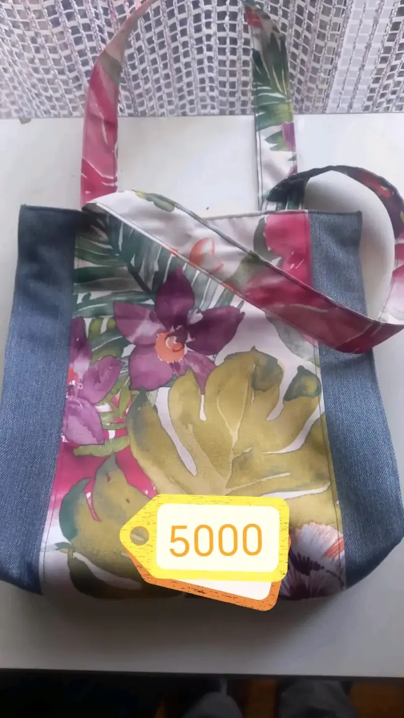 Bolso floral mediano colores vivos - 5