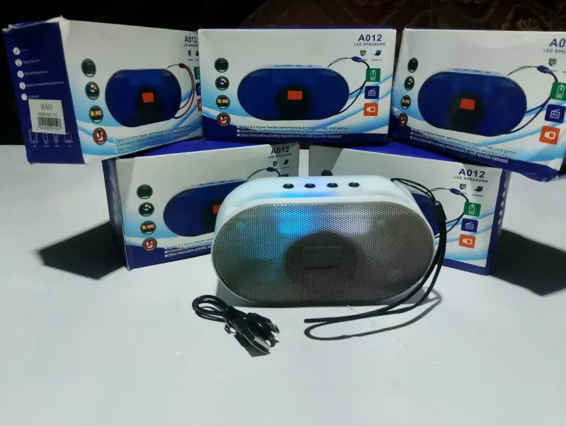 Parlante portátil A012 LED