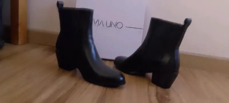 Botines negros de cuero - 1