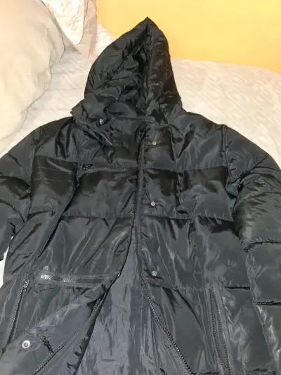 Chaqueta impermeable con capucha - miniatura 1