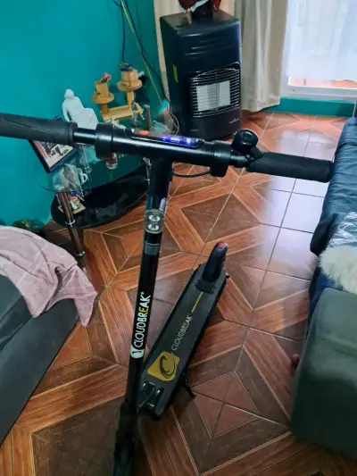Scooter eléctrico negro - miniatura 2