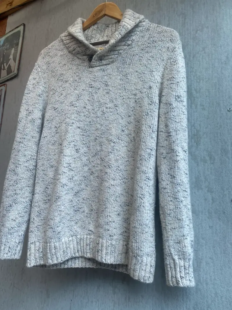 Suéter gris de lana gruesa - 4