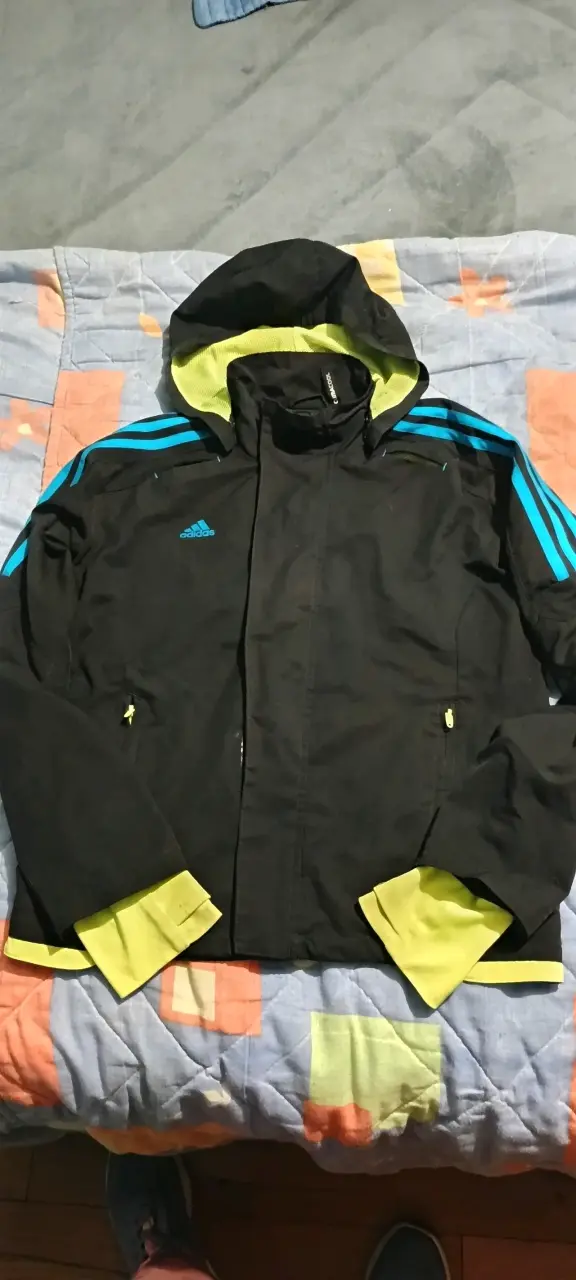 Zapatillas deportivas negras y amarillas - 3