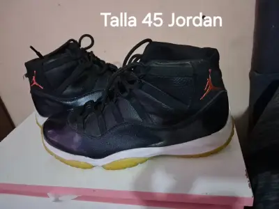 Zapatillas Jordan negras talla 45 - miniatura 1