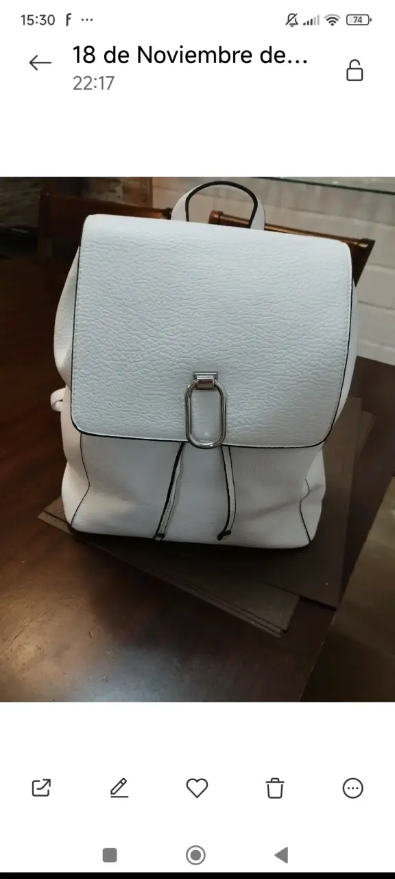 Mochila blanca elegante